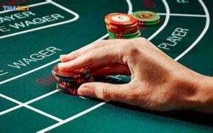 Bật mí mẹo cá cược: Cách chơi Baccarat luôn thắng